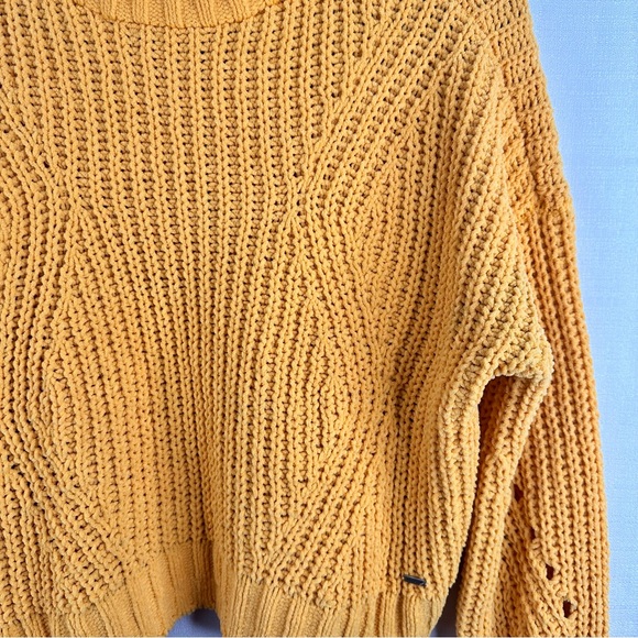 Hollister knitted crew neck oversized cropped sweater fall winter spring holiday - Picture 3 of 8